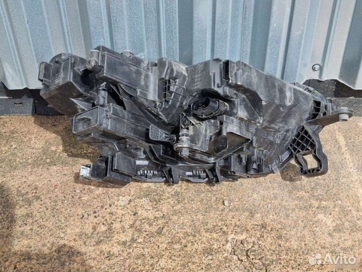 Фара левая Volkswagen Polo 6