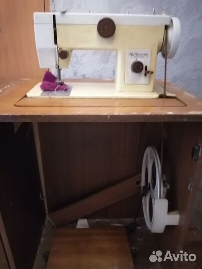 Швейная машина Чайка 134