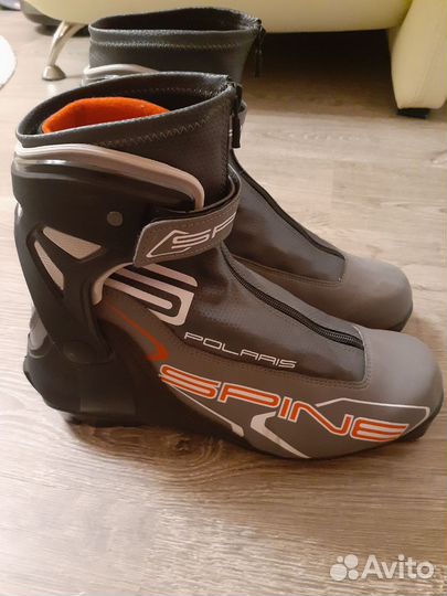 Лыжные ботинки р.45