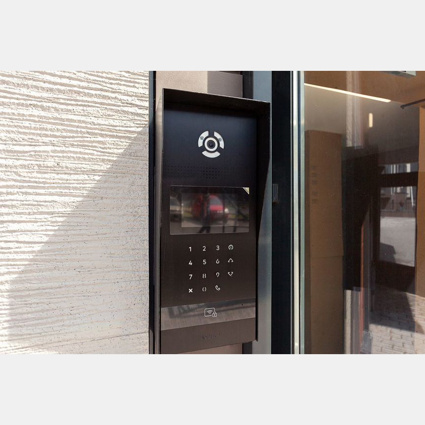 2-к. квартира, 57 м², 18/18 эт.