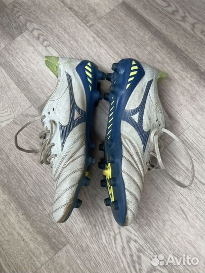 Футбольные бутсы