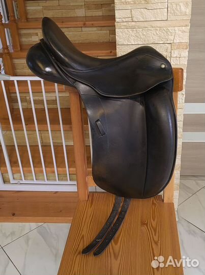 Выездковое седло с монокрылом Max Benz 17,5/31