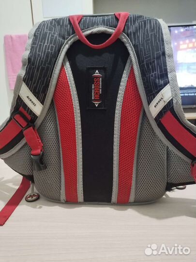 Рюкзак школьный