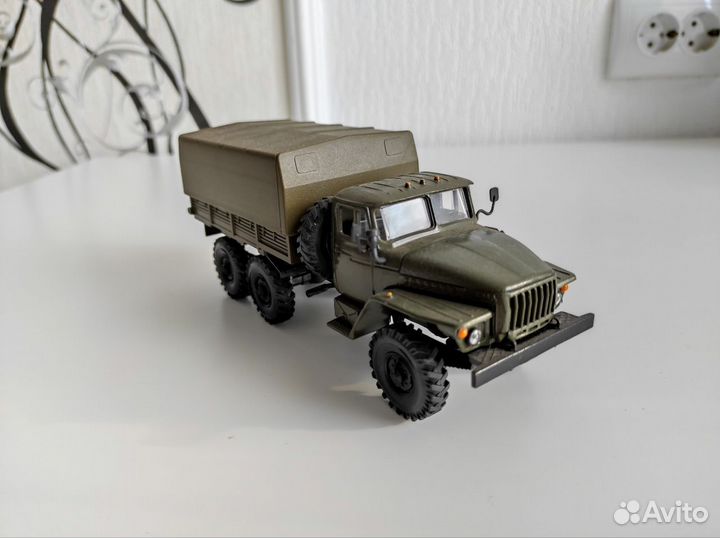 Модель грузовика Урал 4320 СССР арт.037