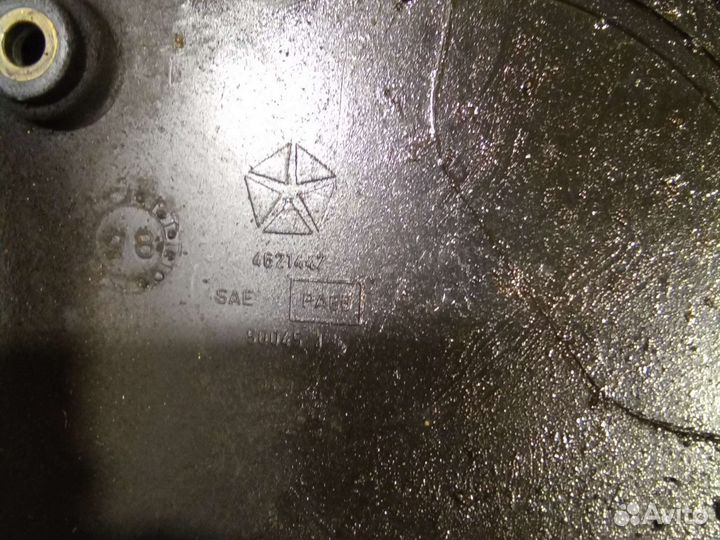 Крышка грм верхняя Крайслер Вояджер 2,4