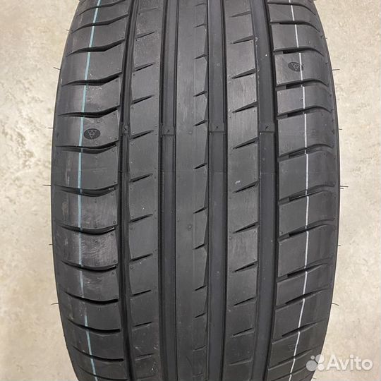 Triangle EffeXSport TH202 245/40 R20 99