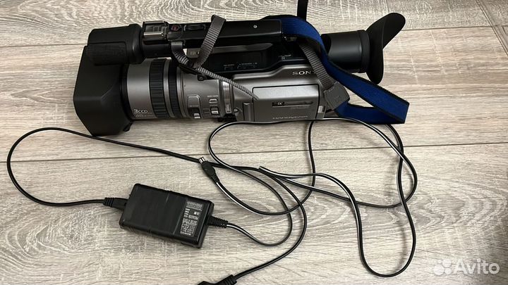Видеокамера sony VX2100E