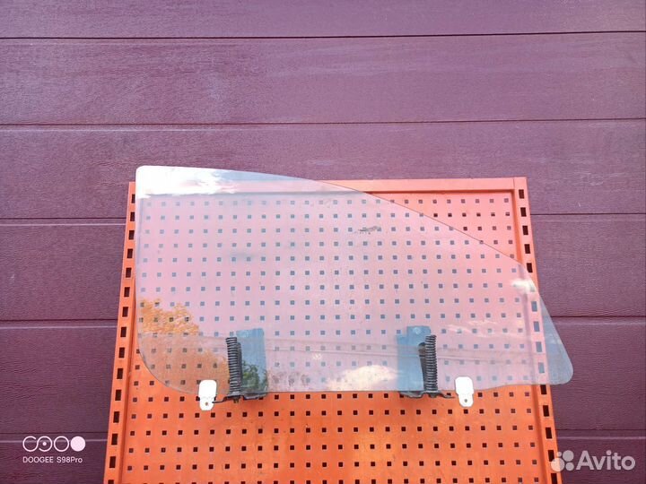 Стекло правое переднее Mitsubishi Outlander XL