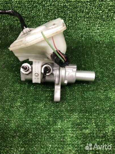 Главный тормозной цилиндр Peugeot 308