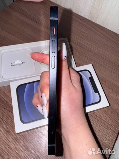 iPhone 12, 64 ГБ