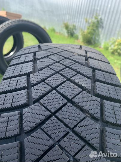 Pirelli Ice Zero FR 205/55 R16 94T