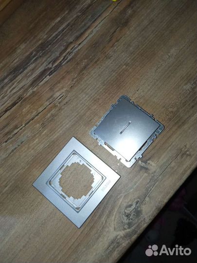 Выключатель с рамкой