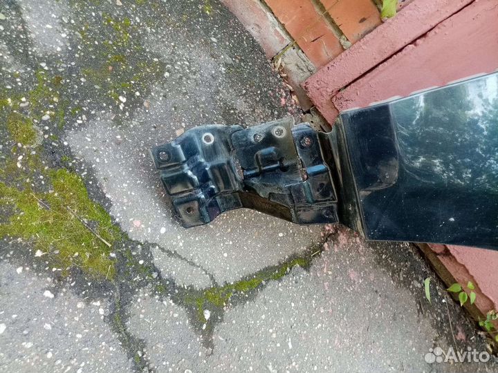 Переднее правое крыло на suzuki grand vitara 3
