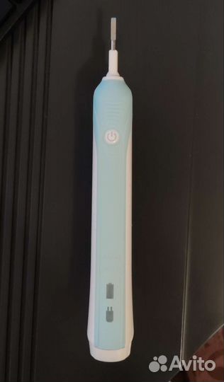 Зубная щетка Oral-B Pro