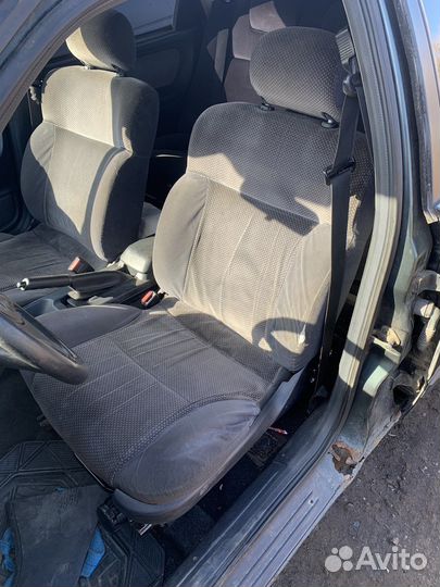 Пара передних сидений Ford Scorpio 1