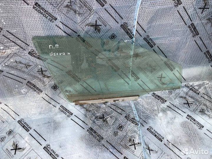 Стекло переднее правое Opel Astra H