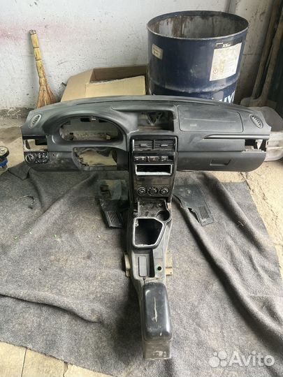 Панель торпеда приора 2