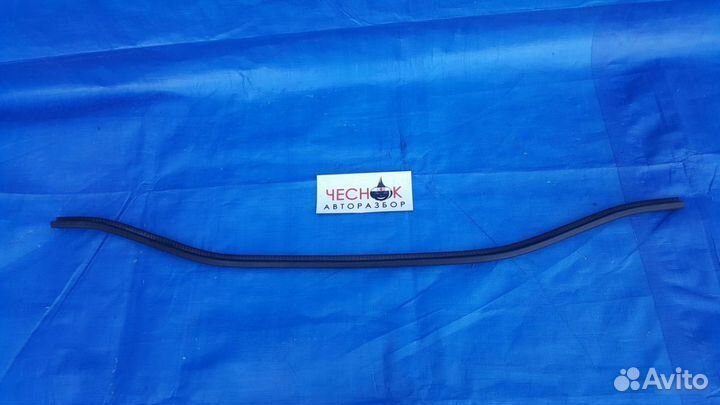 Уплотнитель / резинка капота Dodge Caliber