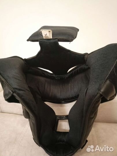 Шлем для единоборств