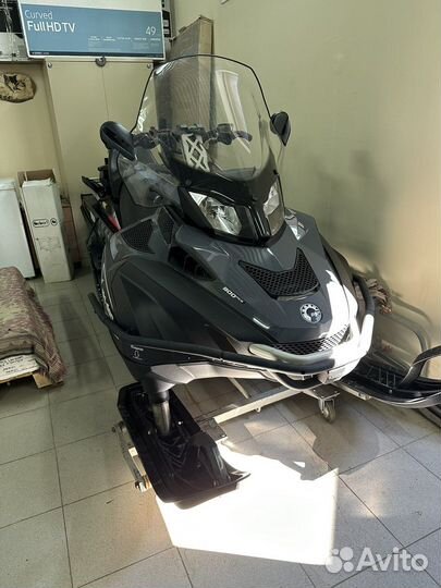 Продам снегоход BRP