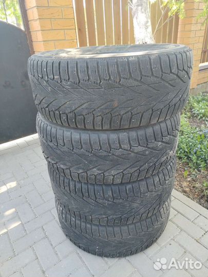 Nokian Tyres Hakkapeliitta R2 SUV 285/60 R18 116R