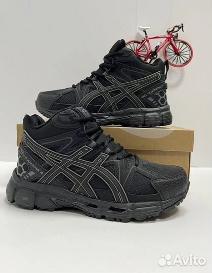 Кроссовки Asics зимние