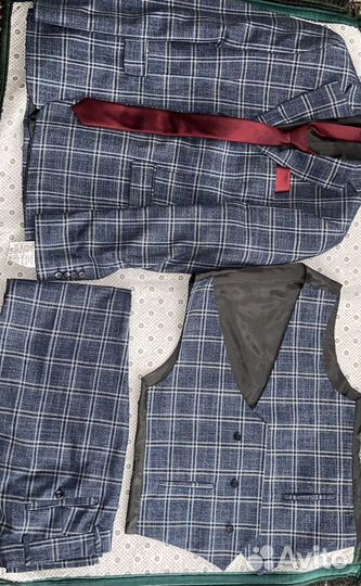 Свадебеный костюм тройка donatella