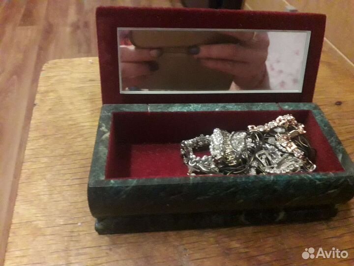 Шкатулка малахитовая