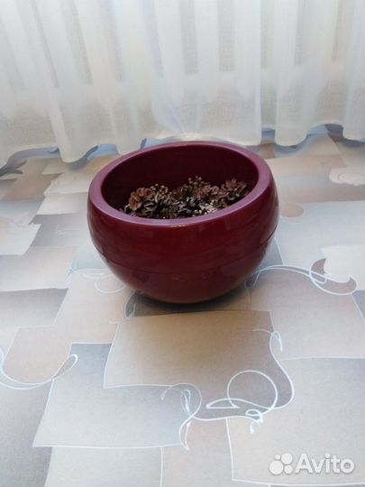 Большой цветочный горшок