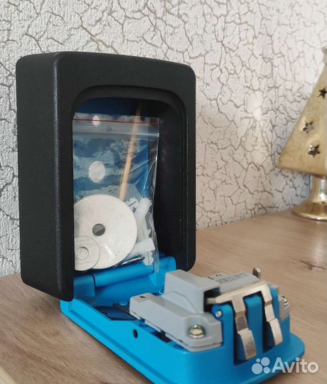 Сейф для ключей с кодовым замком. Локсбокс кейбокс