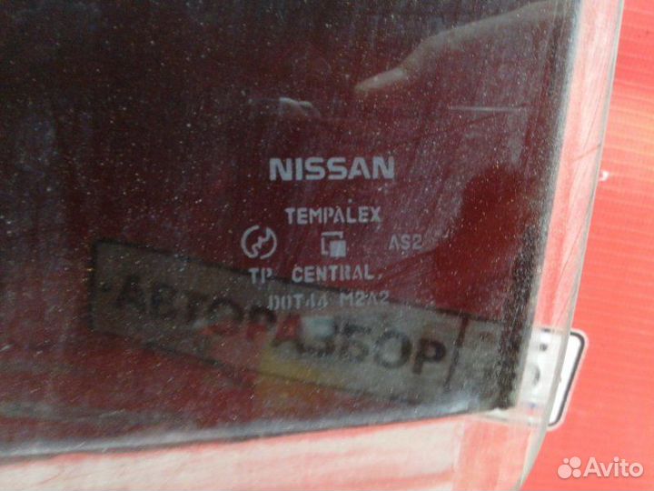 Стекло боковое заднее левое Nissan Sunny FB15