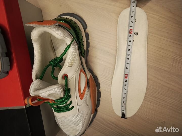Кроссовки 39