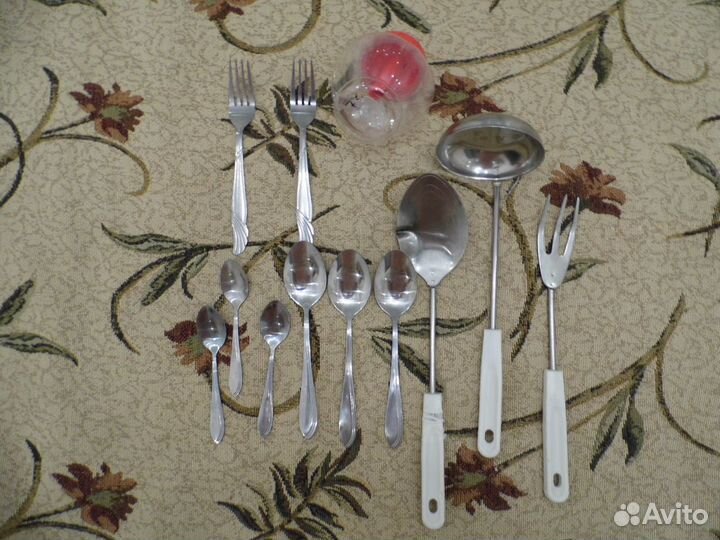 Сковородки,ложки, вилки,корыто деревянное