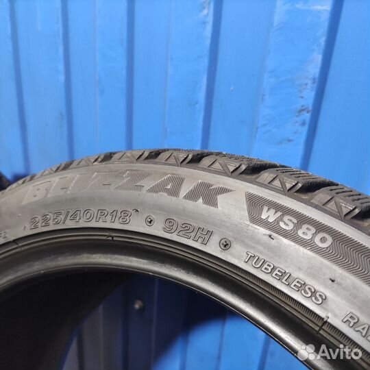 Bridgestone Blizzak WS-80 225/40 R18