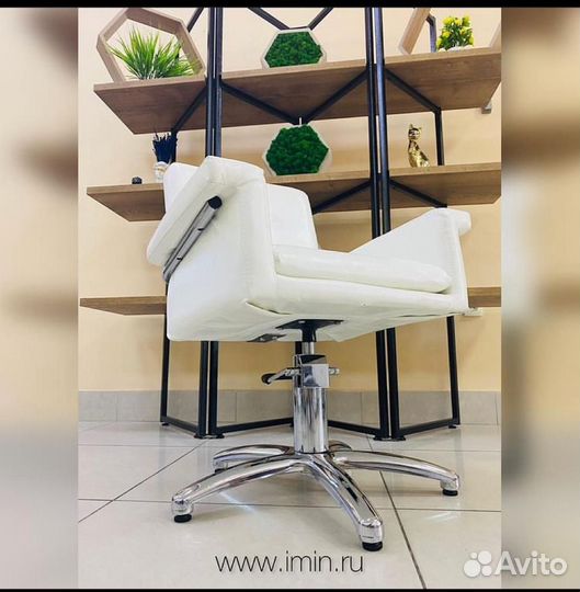 Парикмахерское кресло