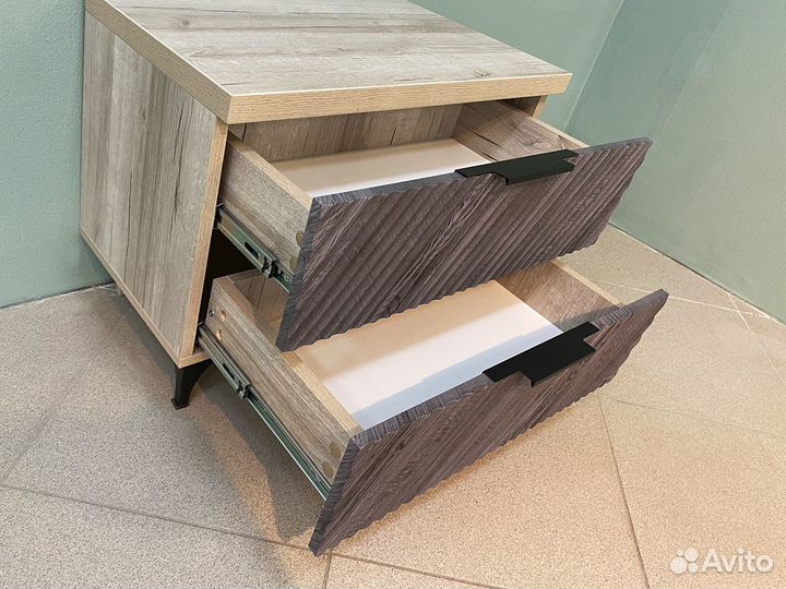 Тумба прикроватная