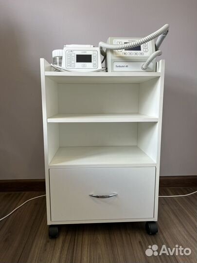 Педикюрная тумба