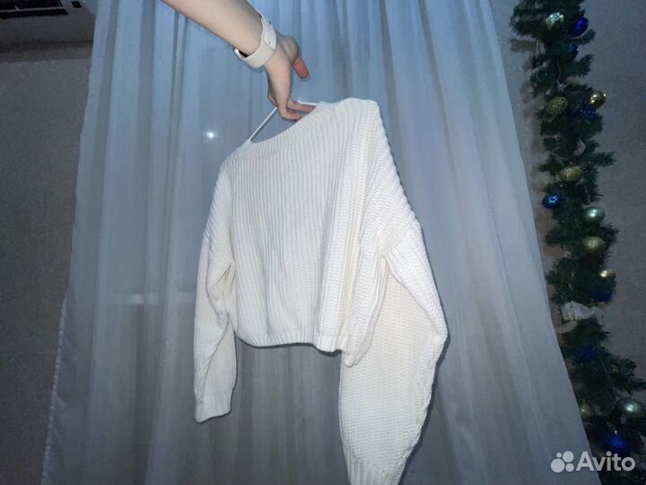 Свитер женский укороченный