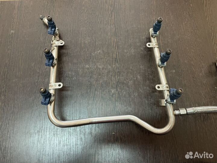 Рампа топливная в сборе Mercedes W203 W211 W463