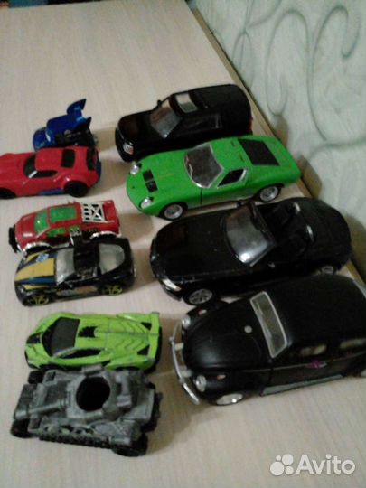 Пакет коллекционных машинок. 10 шт