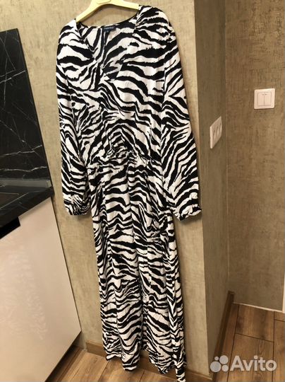 Платье фирменное р50-52 полный