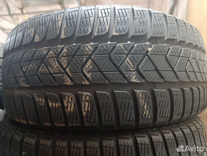 Pirelli Winter Sottozero 3 215/45 R17