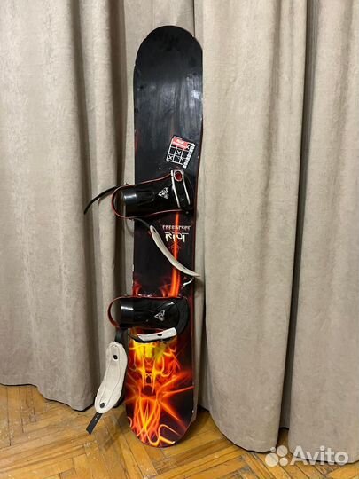 Сноуборд с ботинками