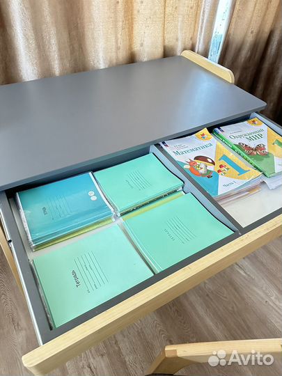 Письменный стол для школьника