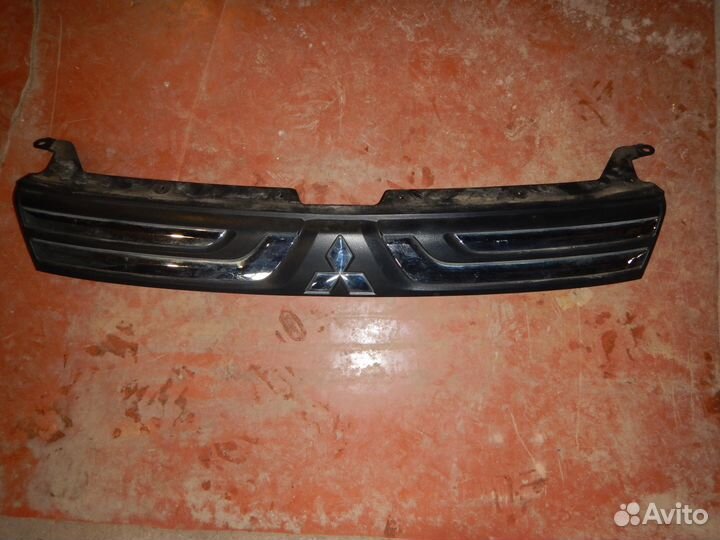 Решетка радиатора Mitsubishi Outlander 3