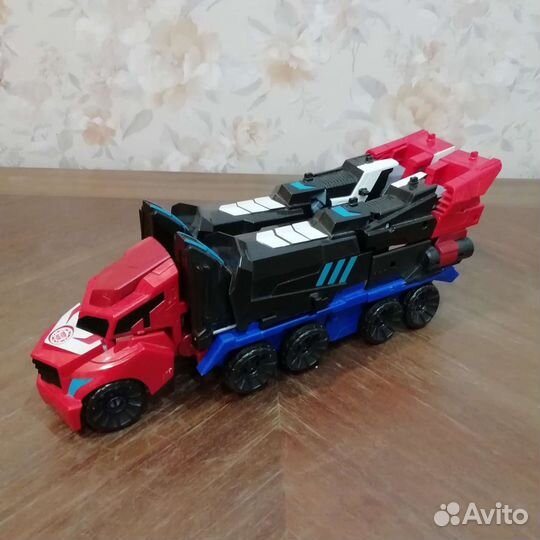 Трансформер Оптимус Прайм