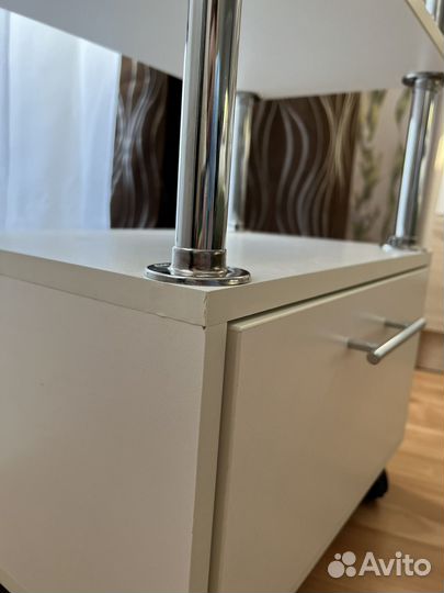 Косметическая тележка