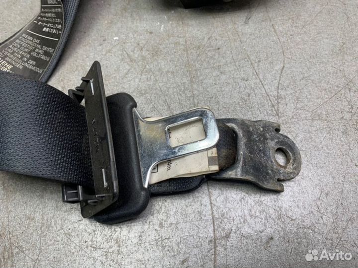 Ремень безопасности задний Mitsubishi Lancer 9