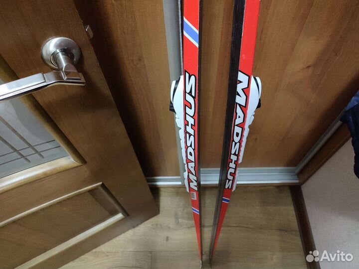 Беговые лыжи с креплениями