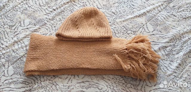 Женская шапка с шарфом